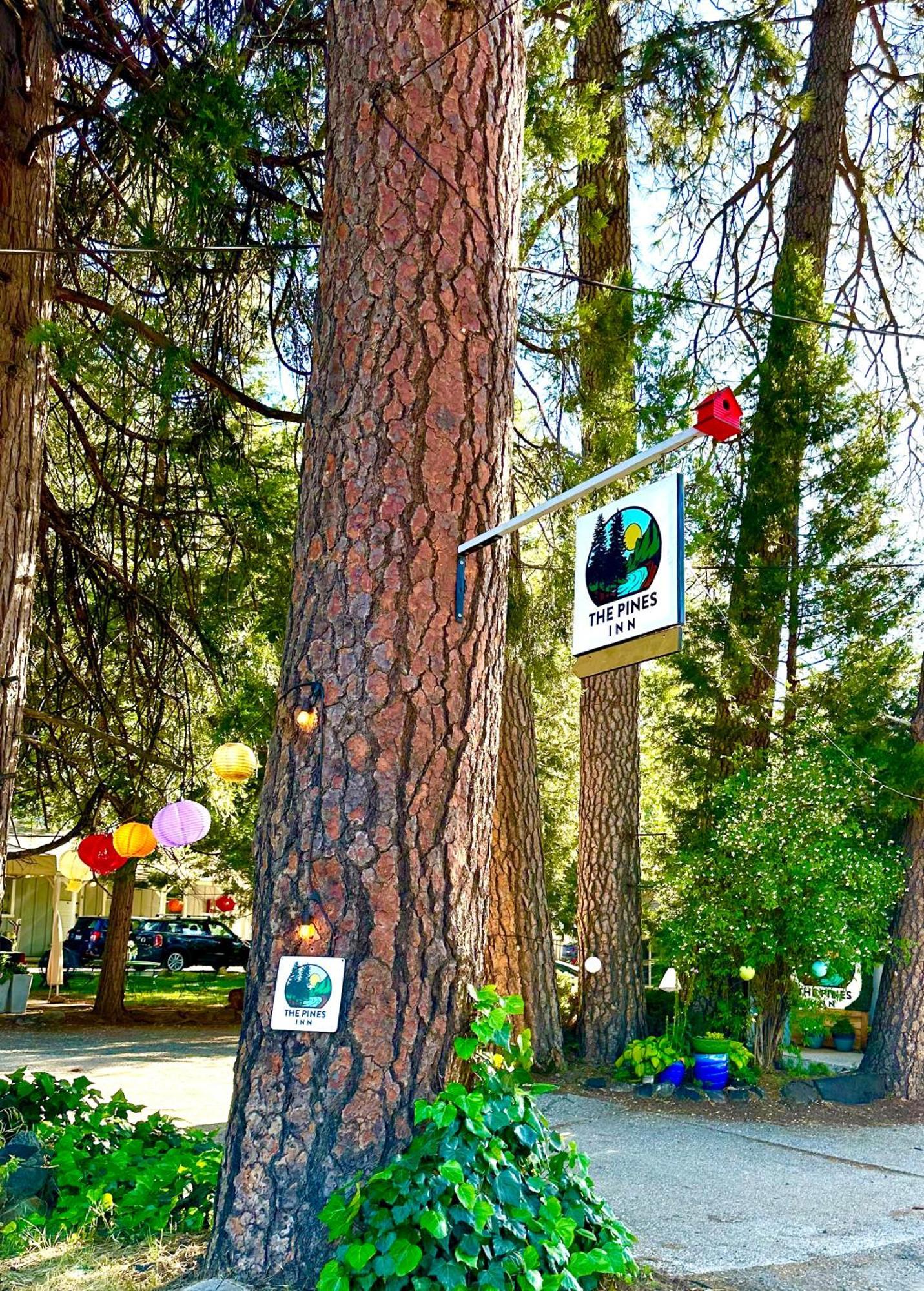 The Pines Inn And Cottages Grass Valley Exterior photo